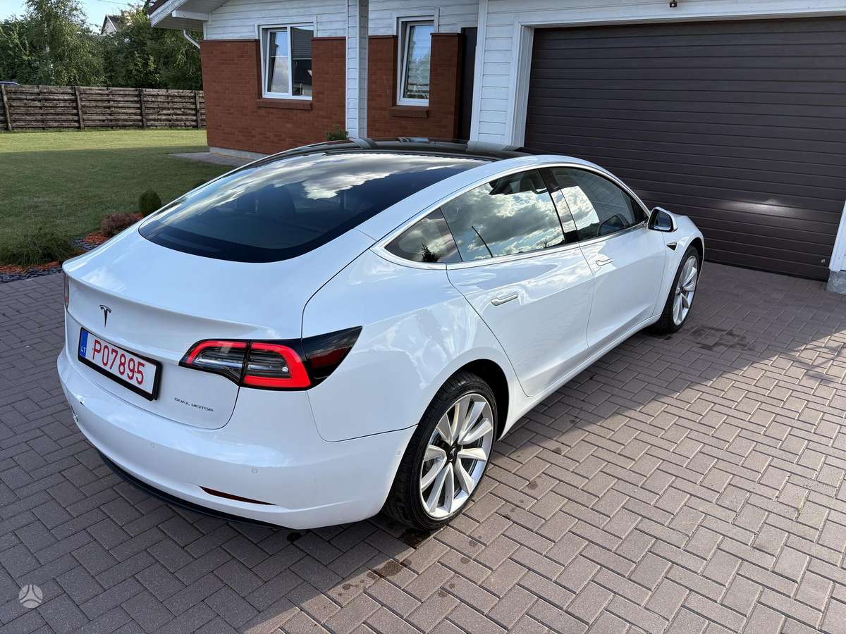 Tesla Model 3, 81 kWh, hatchback