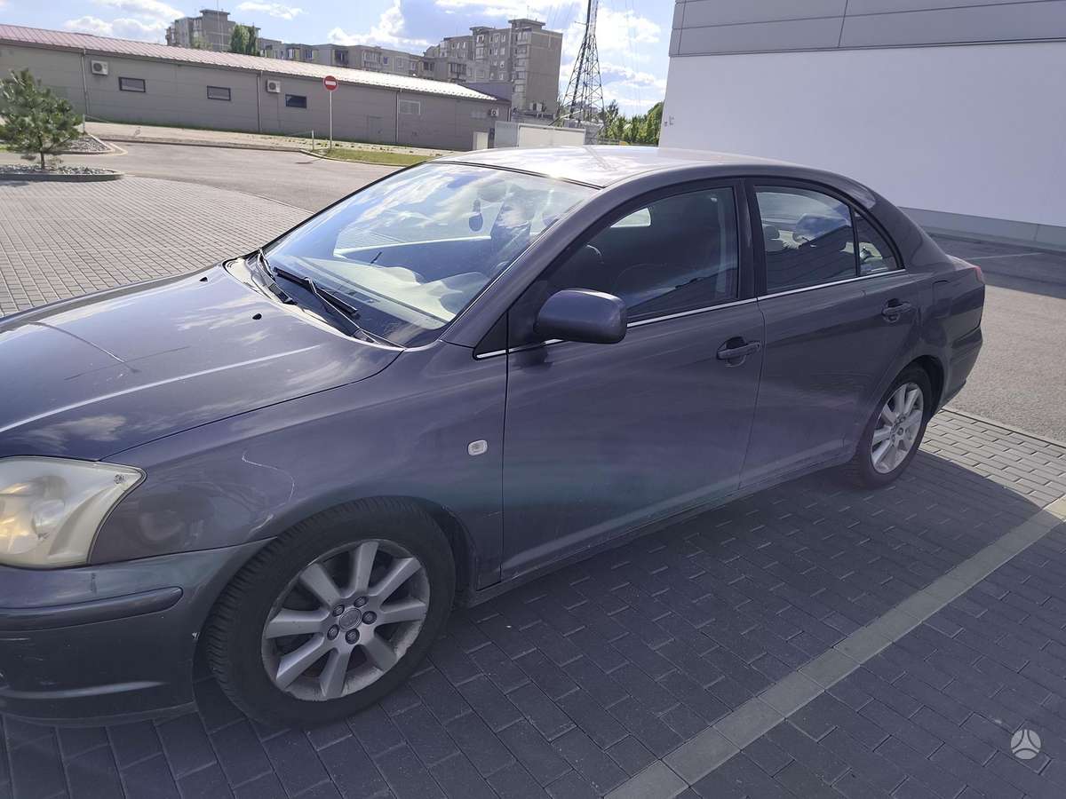 Toyota Avensis - 2