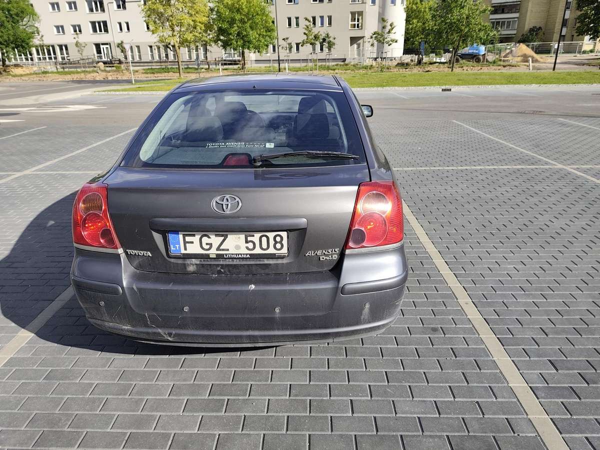 Toyota Avensis - 4