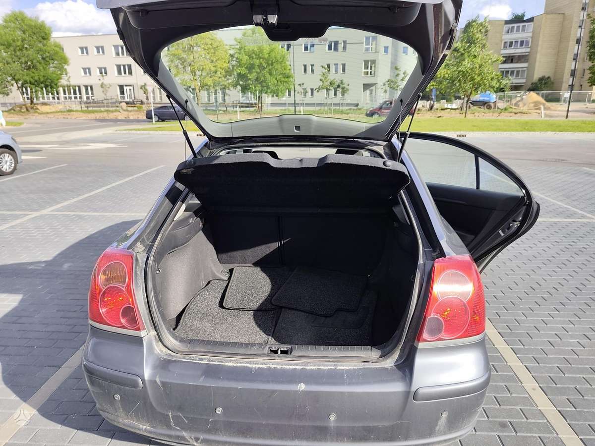 Toyota Avensis - 10