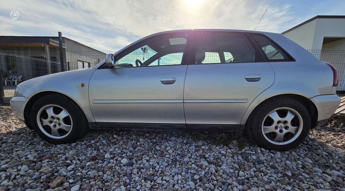 Audi A3, 1.6 l., hatchback