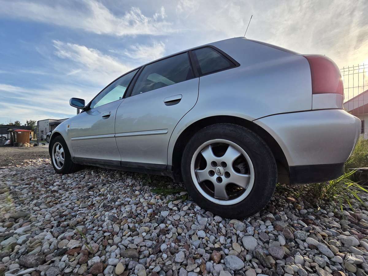 Audi A3, 1.6 l., hatchback