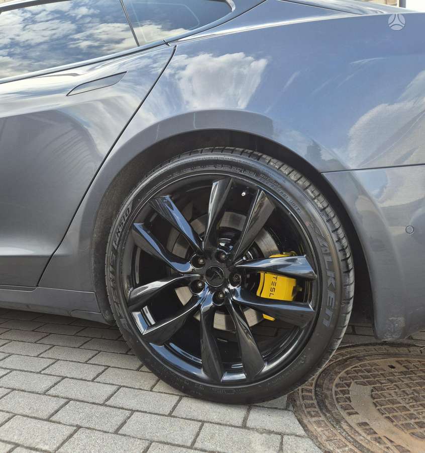 Tesla Model S, 75 кВт·ч, Седан