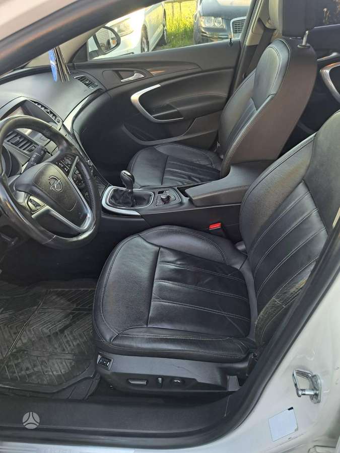 Opel Insignia, 2.0 l., hatchback