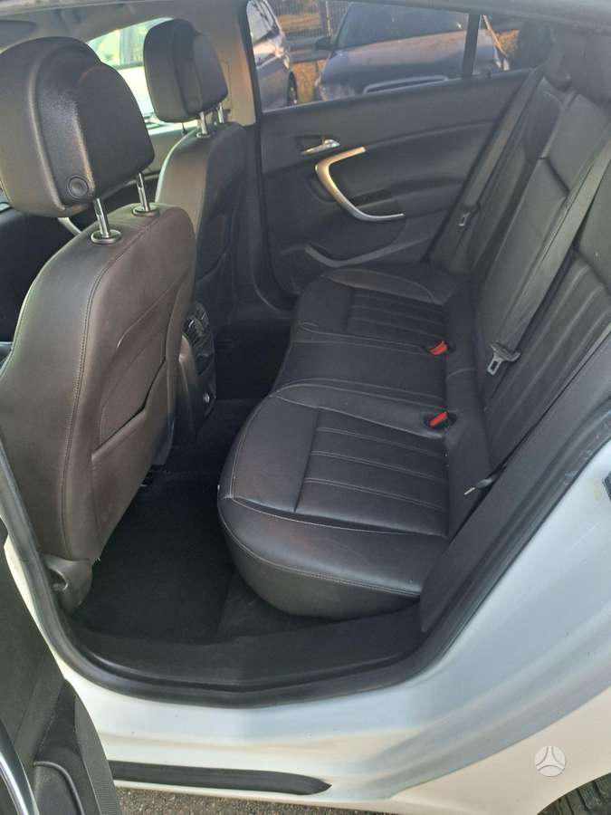 Opel Insignia, 2.0 l., hatchback