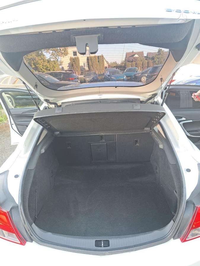 Opel Insignia, 2.0 l., hatchback