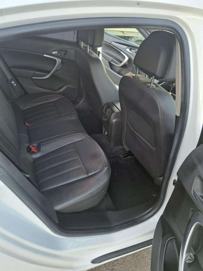 Opel Insignia, 2.0 l., Хэтчбек