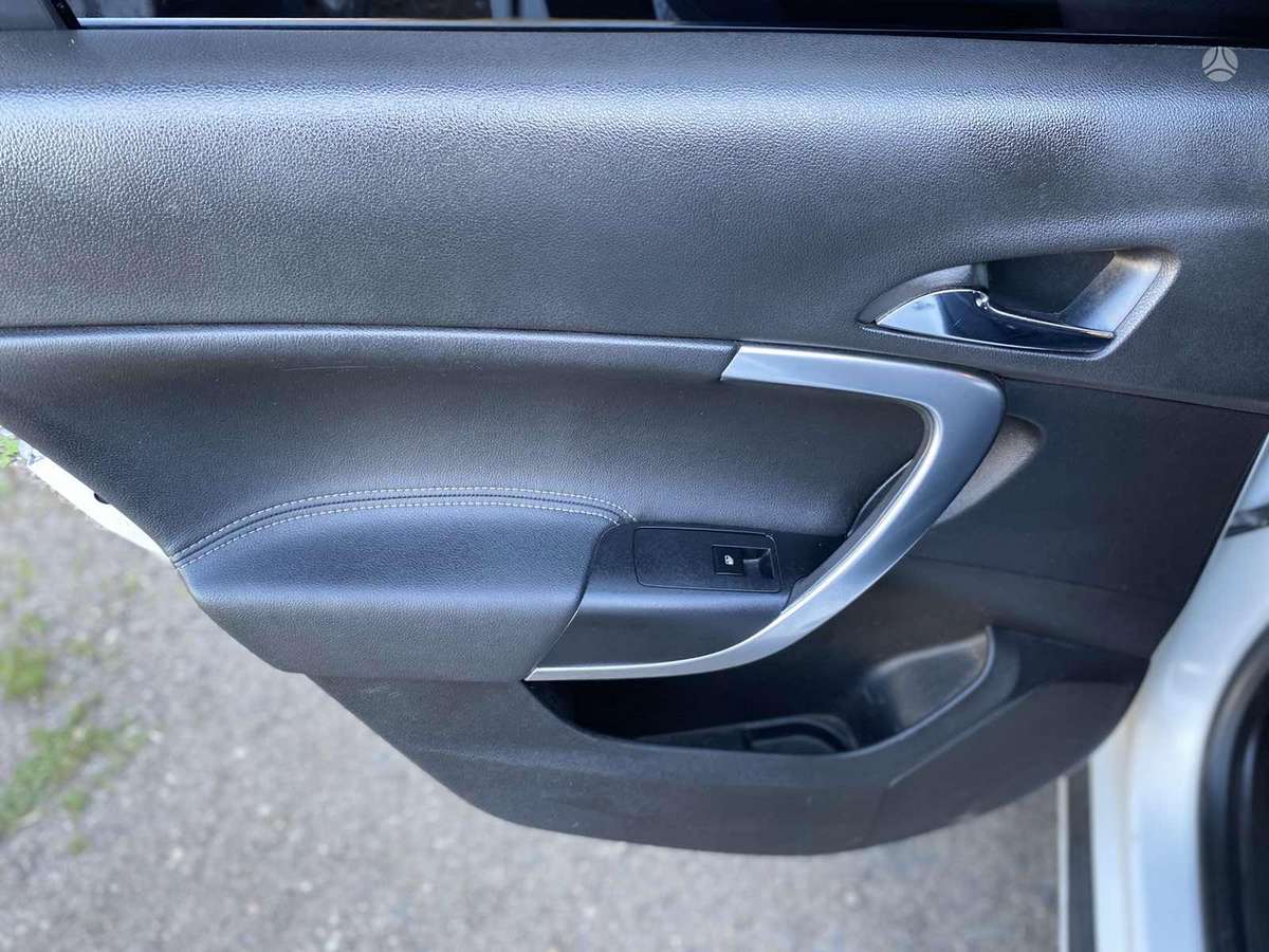 Opel Insignia, 2.0 l., hatchback