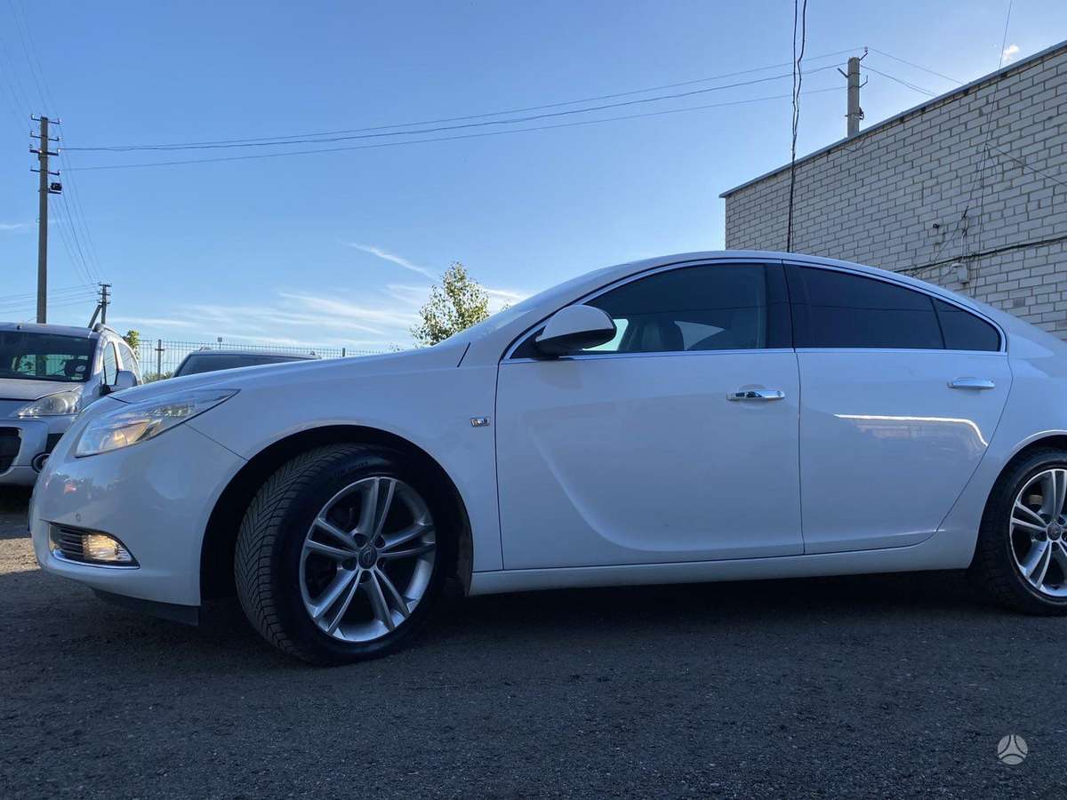 Opel Insignia, 2.0 l., hatchback