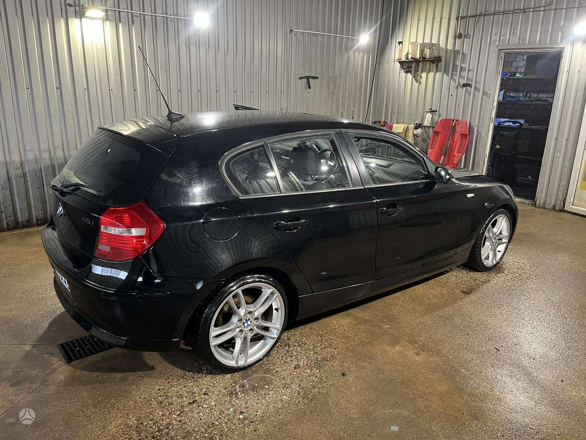 BMW 116, 1.6 l., hatchback