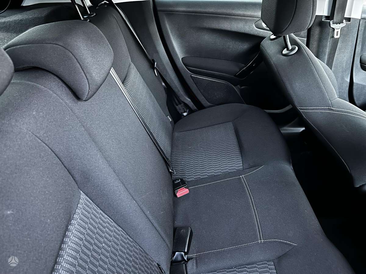 Peugeot 208 - 9
