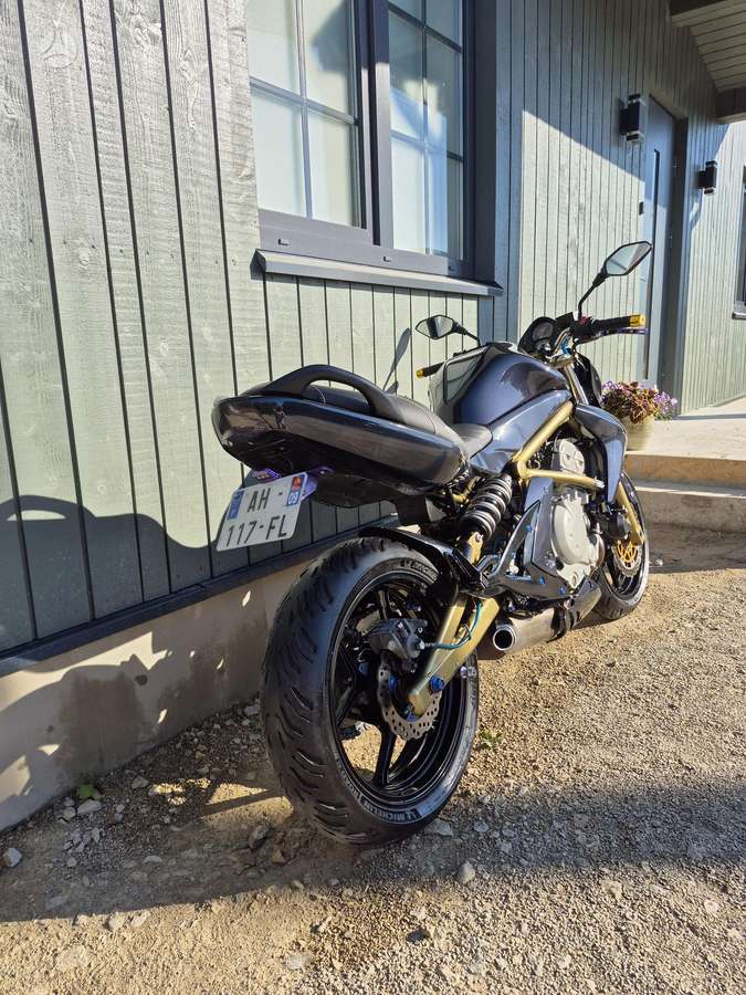 Kawasaki ER 649cc, street / classic