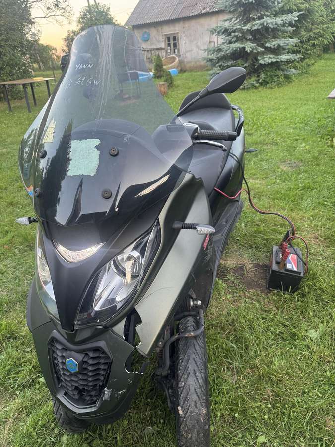 Piaggio MP3, трициклы