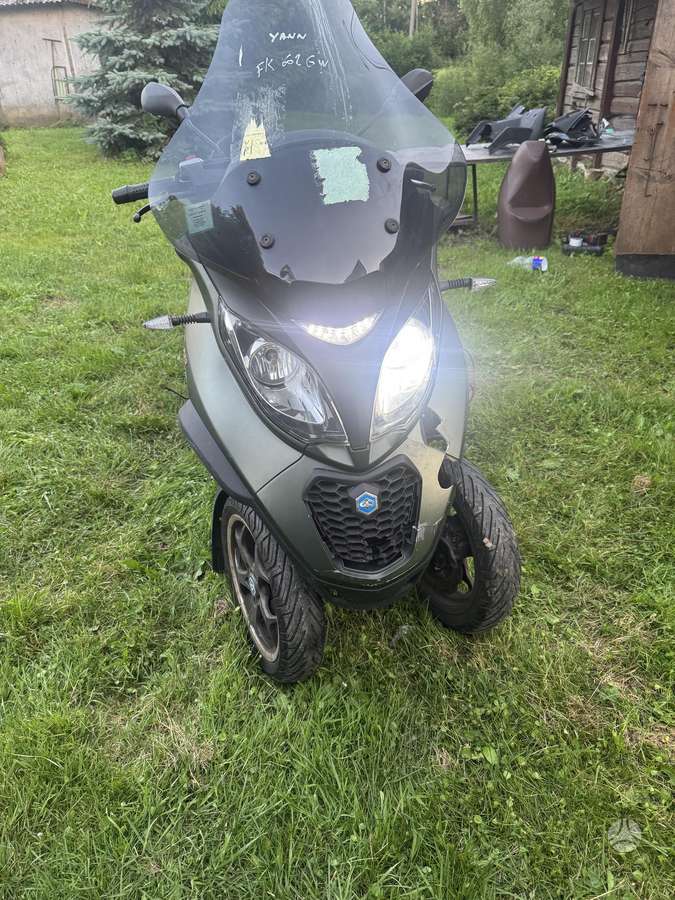 Piaggio MP3, трициклы