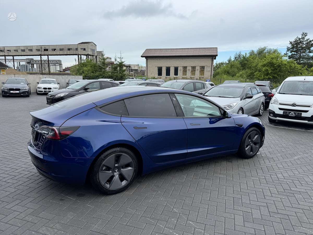 Tesla Model 3, 81 kWh, hatchback