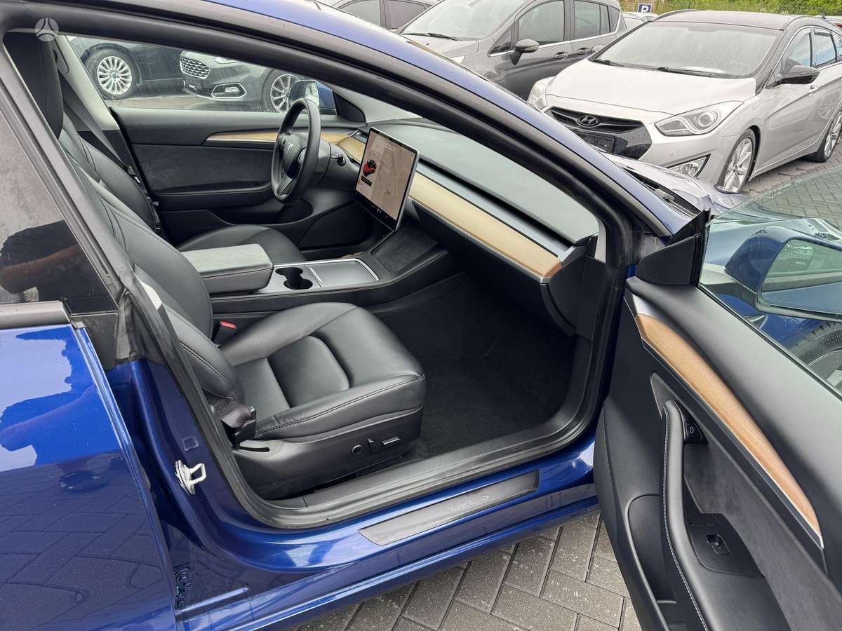Tesla Model 3, 81 kWh, hatchback