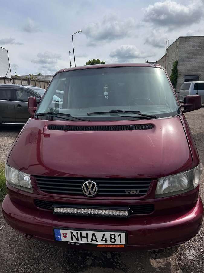 Volkswagen Caravelle - 2