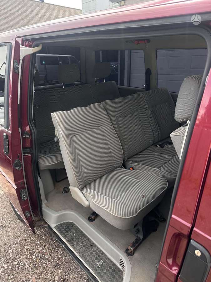 Volkswagen Caravelle - 5