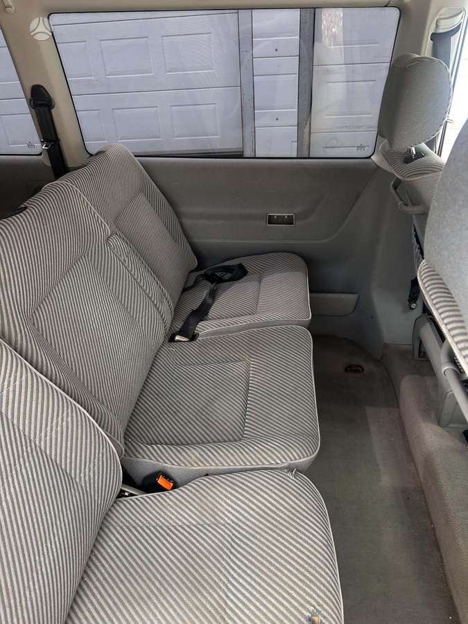 Volkswagen Caravelle - 6