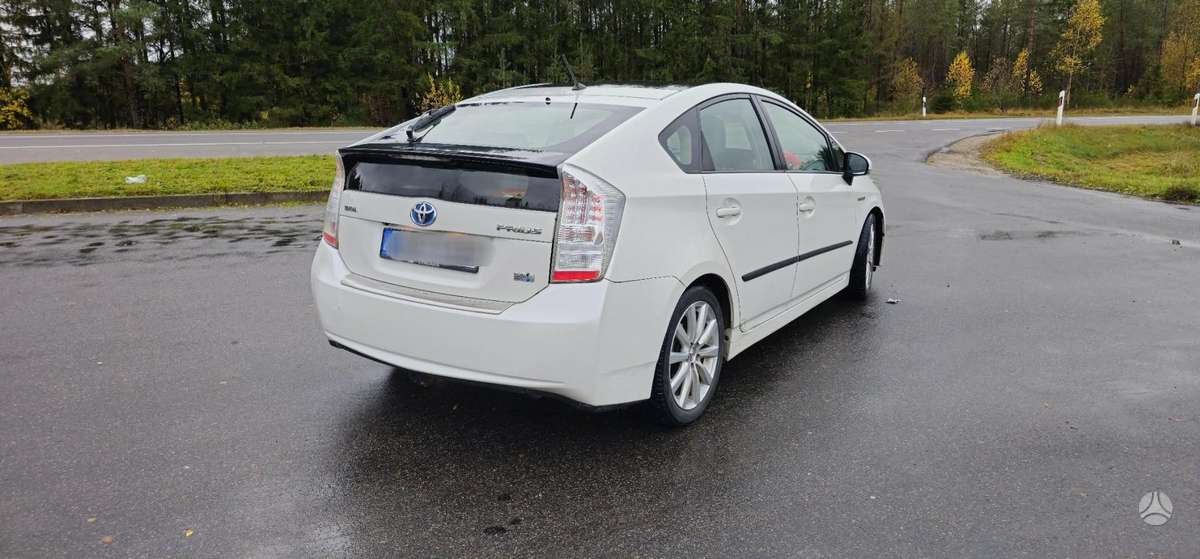 Toyota Prius - 5
