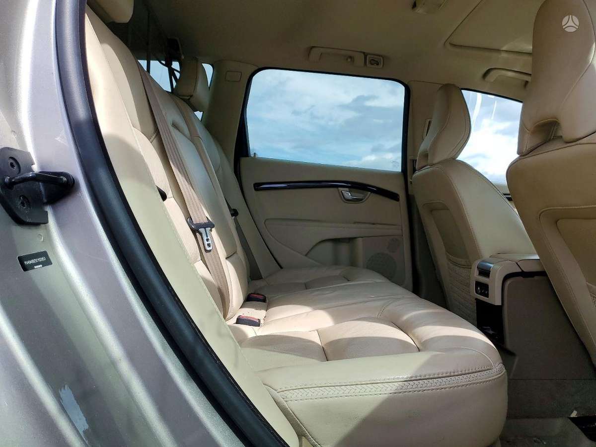 Volvo XC70, 3.2 l., wagon
