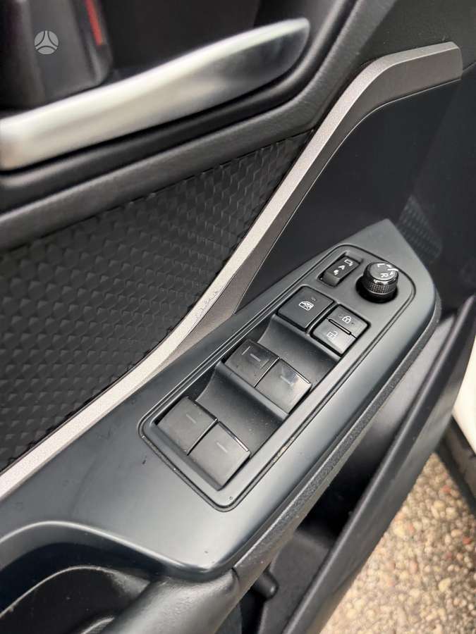 Toyota C-HR - 11