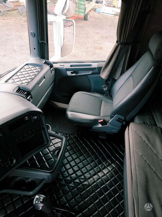 Scania R500, double sleeper
