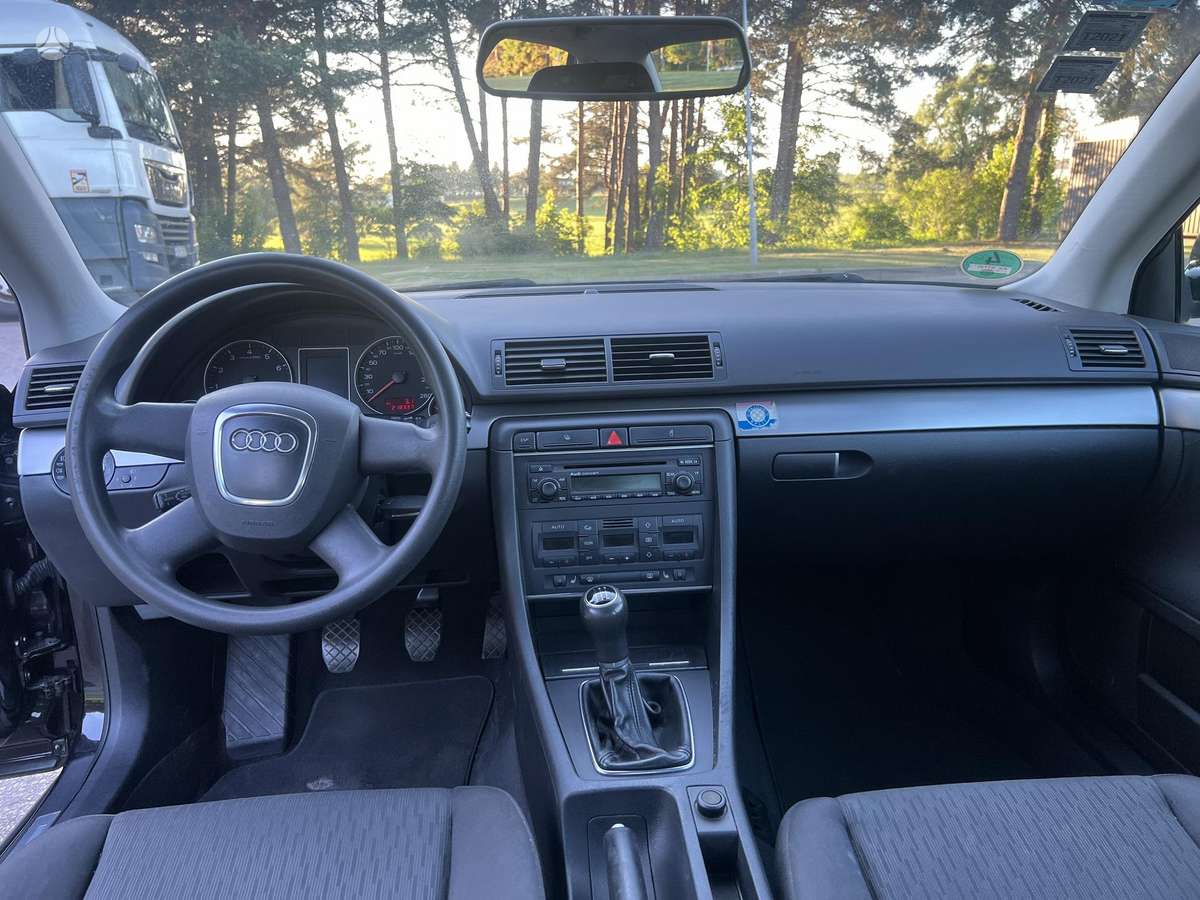Audi A4, 2.0 l., Седан