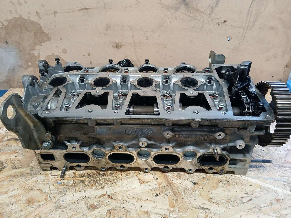 Ford Kuga variklio detalės
