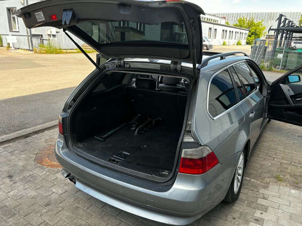 BMW 525, 2.5 l., universalas