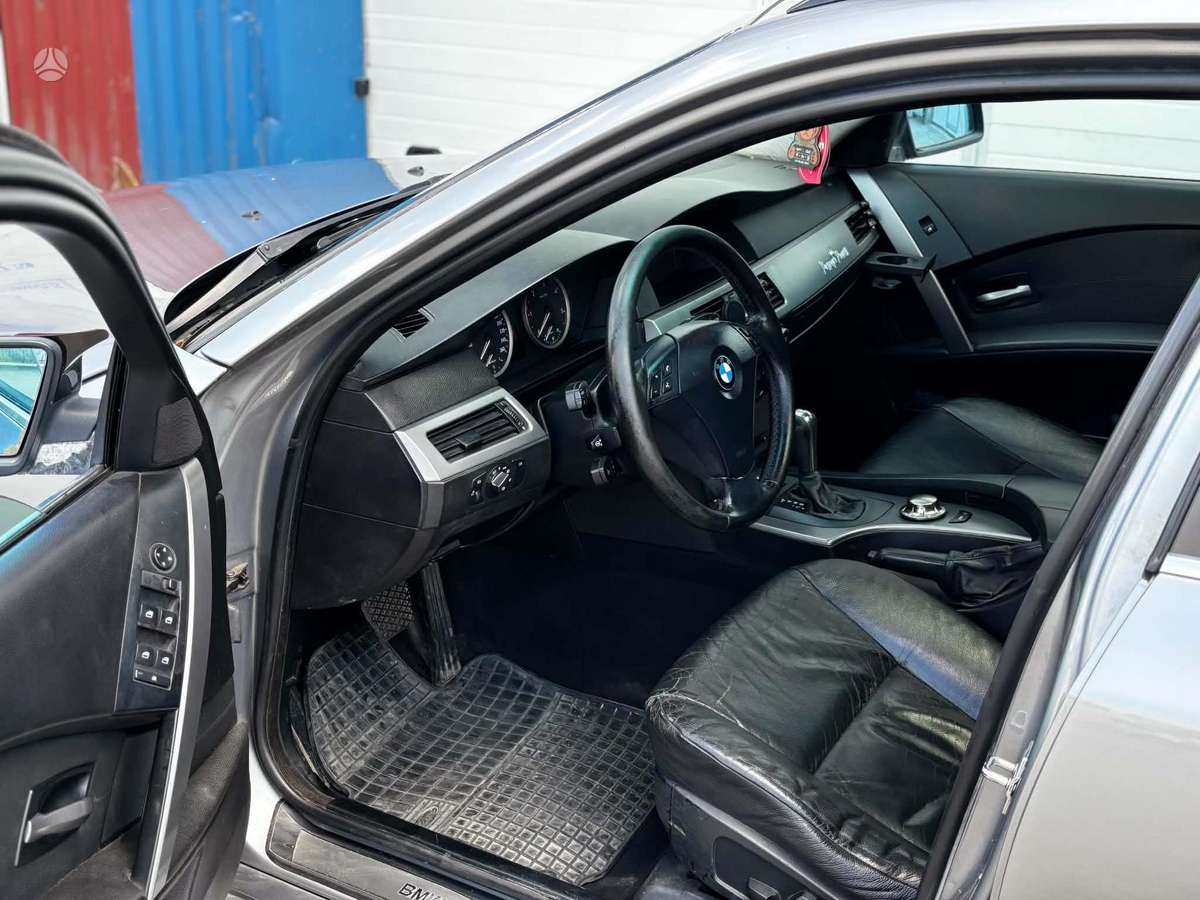 BMW 525, 2.5 l., universalas