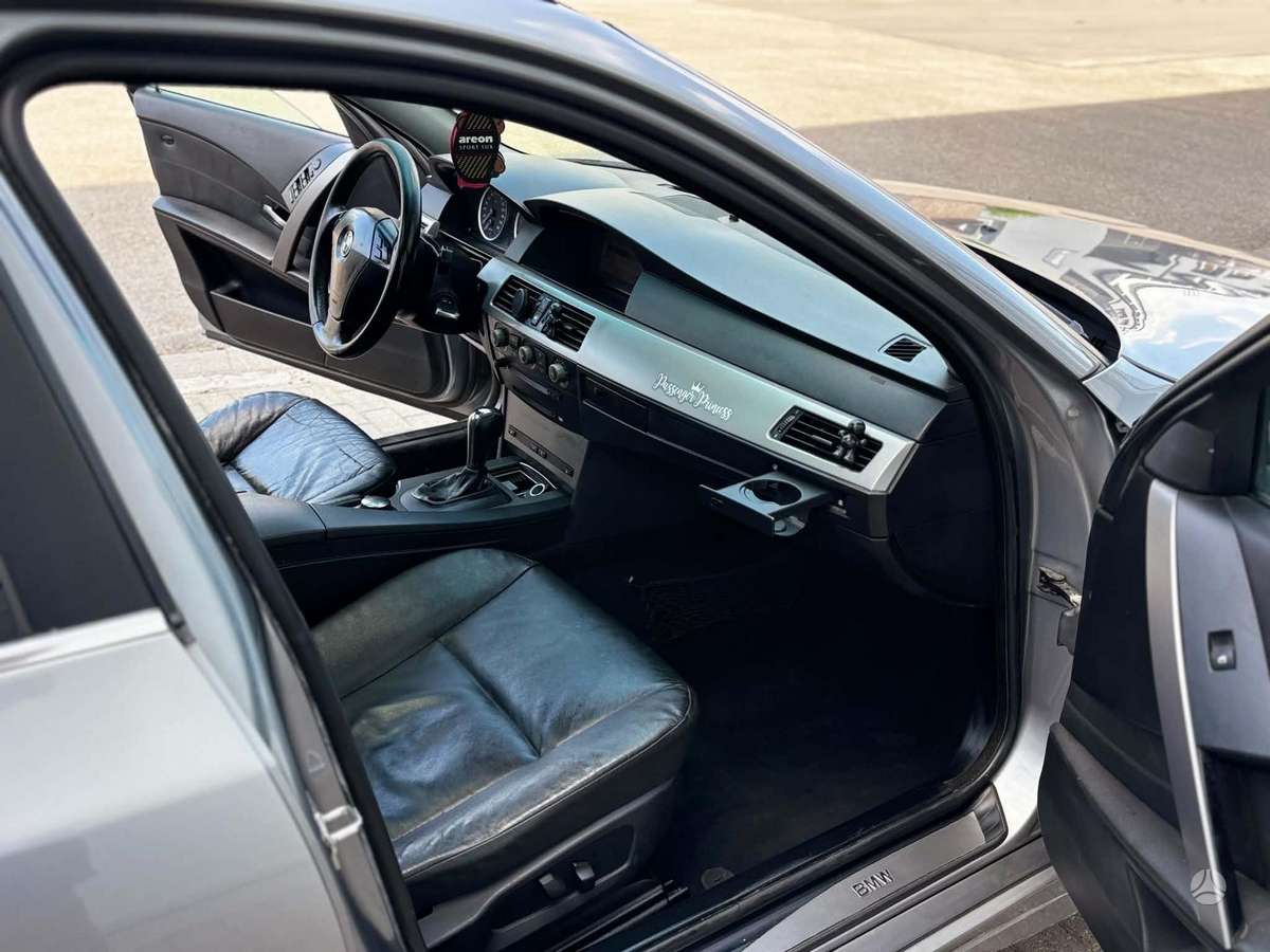 BMW 525, 2.5 l., universalas