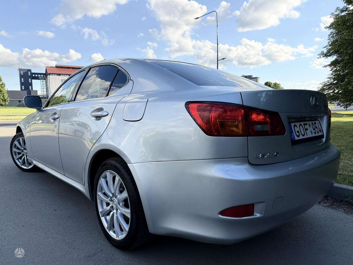 Lexus IS 220, 2.2 l., Седан
