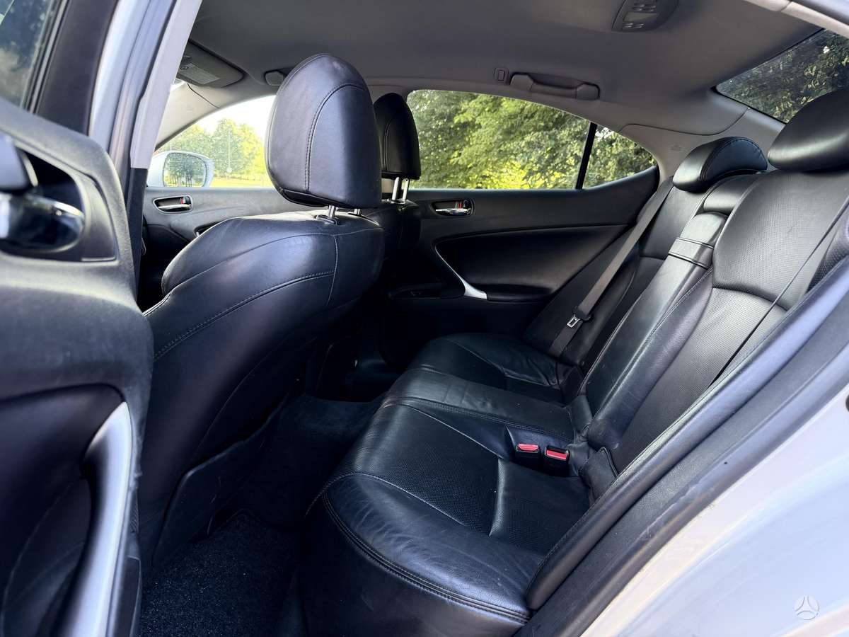 Lexus IS 220, 2.2 l., Седан