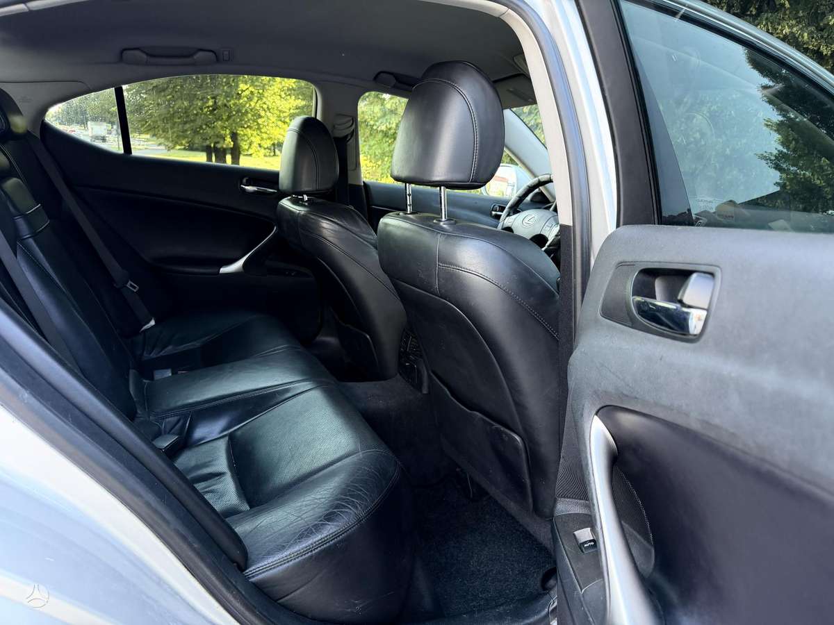 Lexus IS 220, 2.2 l., Седан