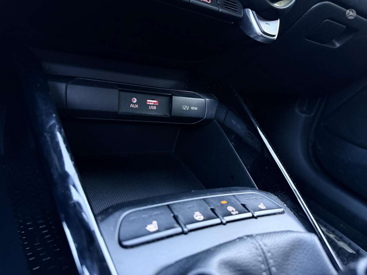 Kia Stonic, 1.0 l., Хэтчбек