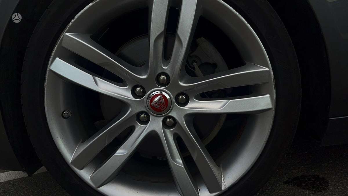 Jaguar XE, 2.0 l., Седан