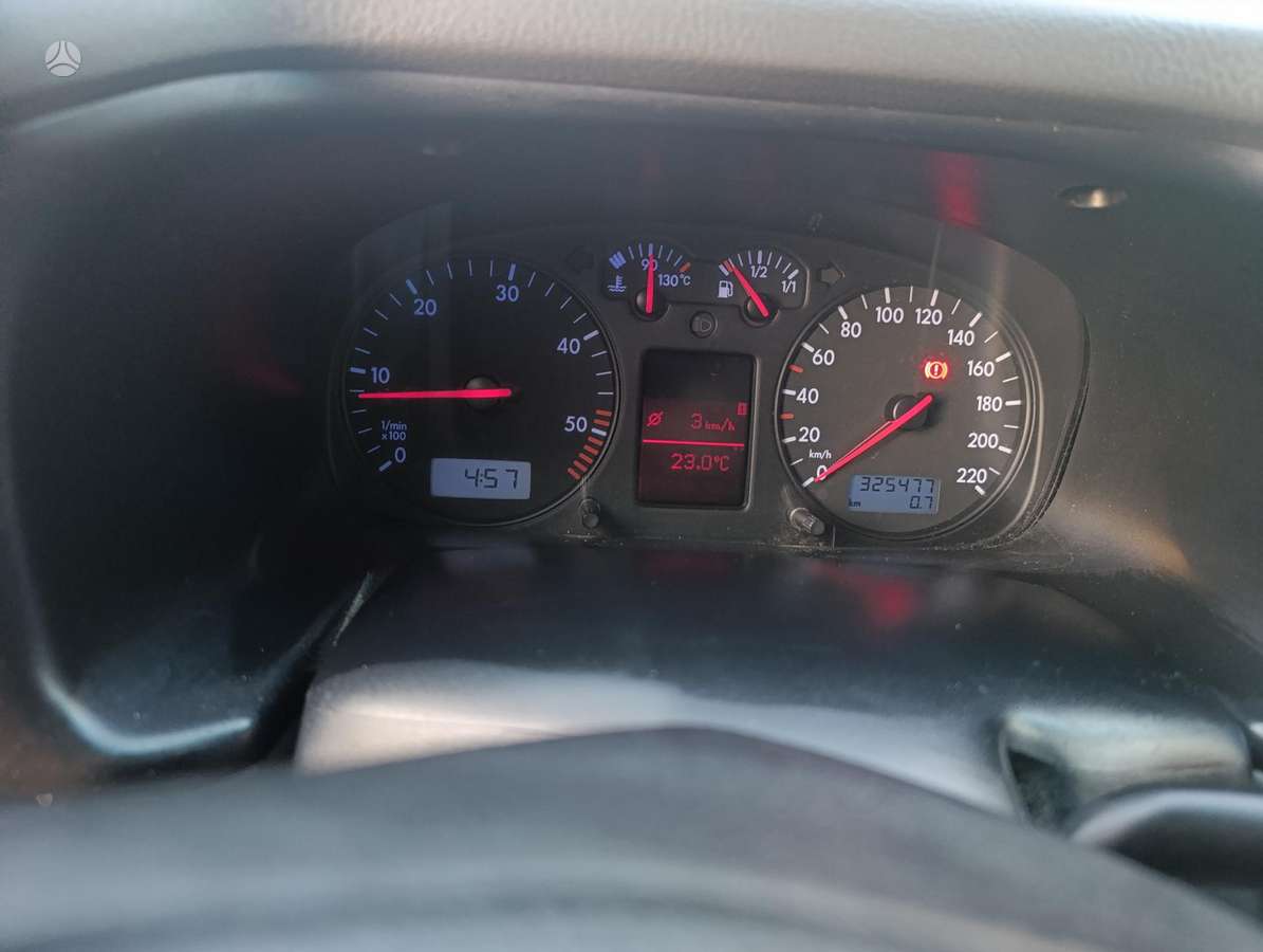 Volkswagen Multivan, 2.5 l., Минивэн