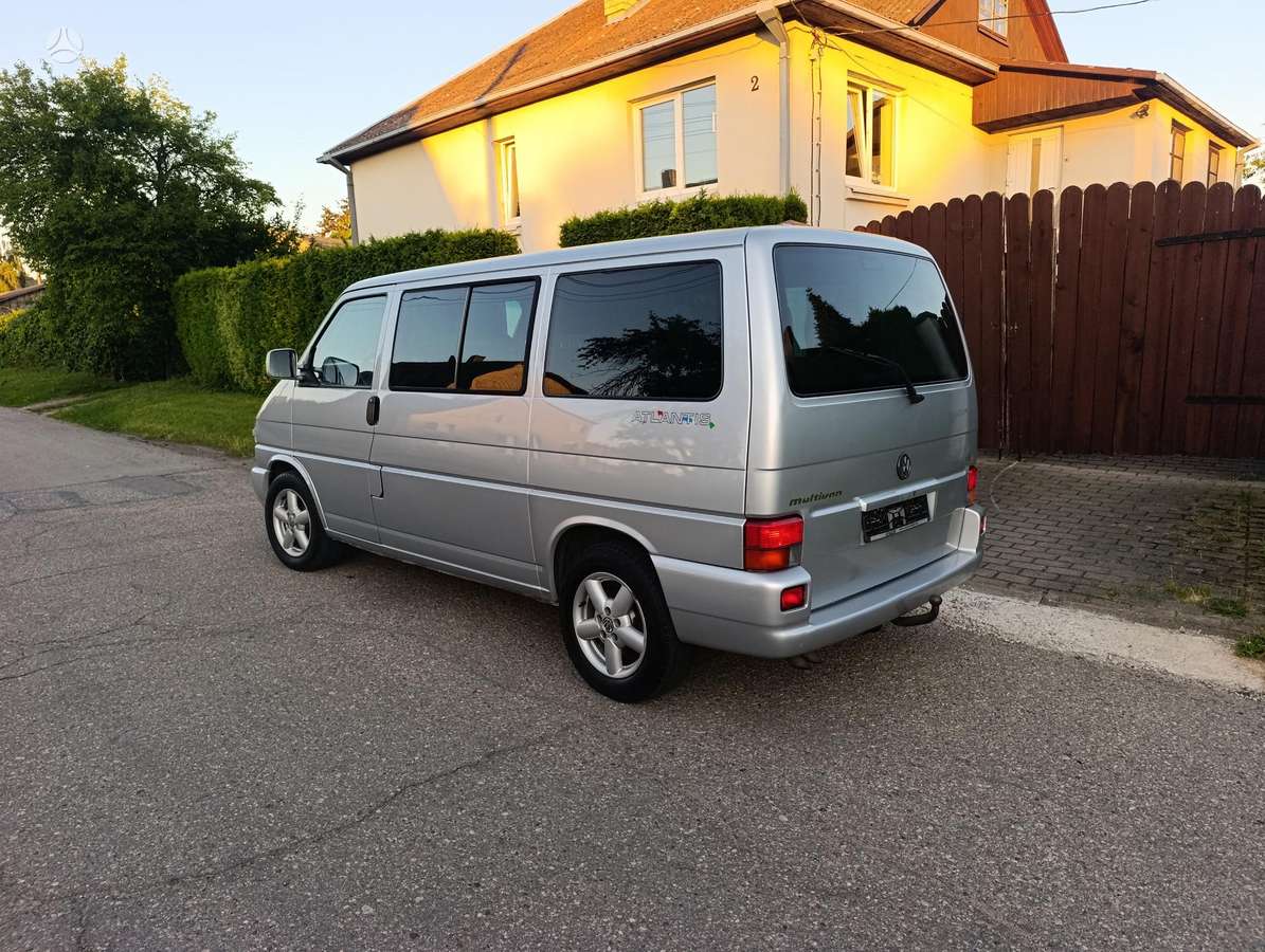 Volkswagen Multivan, 2.5 l., Минивэн