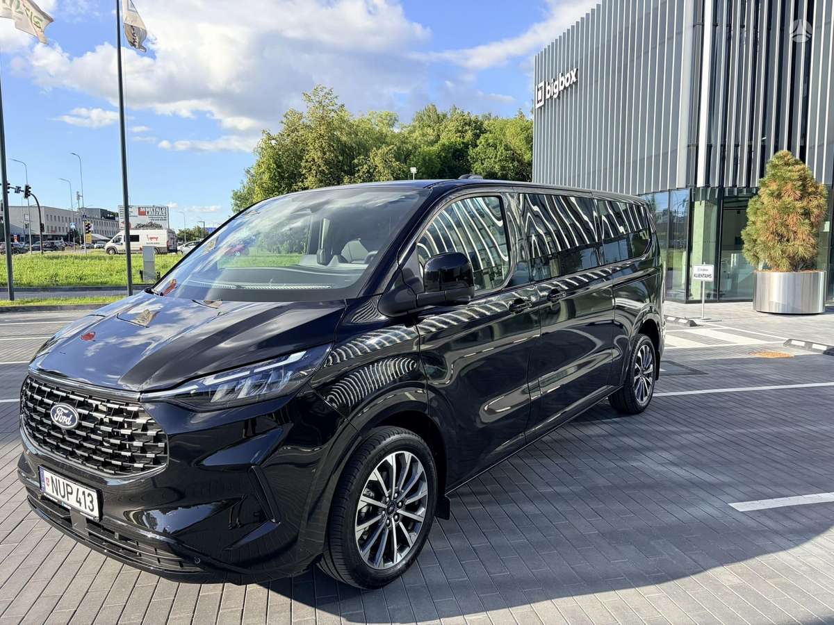 Ford Tourneo Custom, passenger minibus
