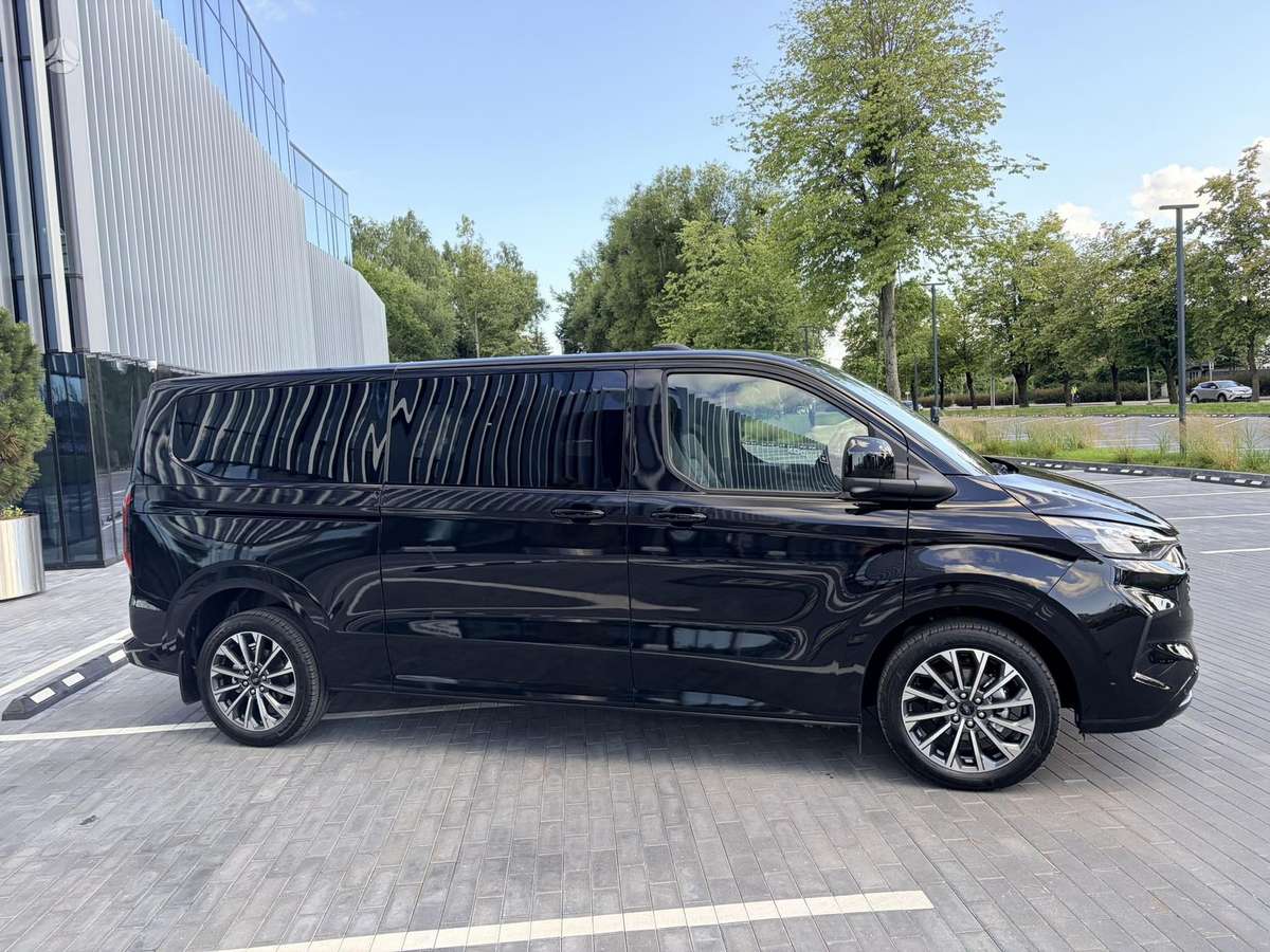 Ford Tourneo Custom, passenger minibus