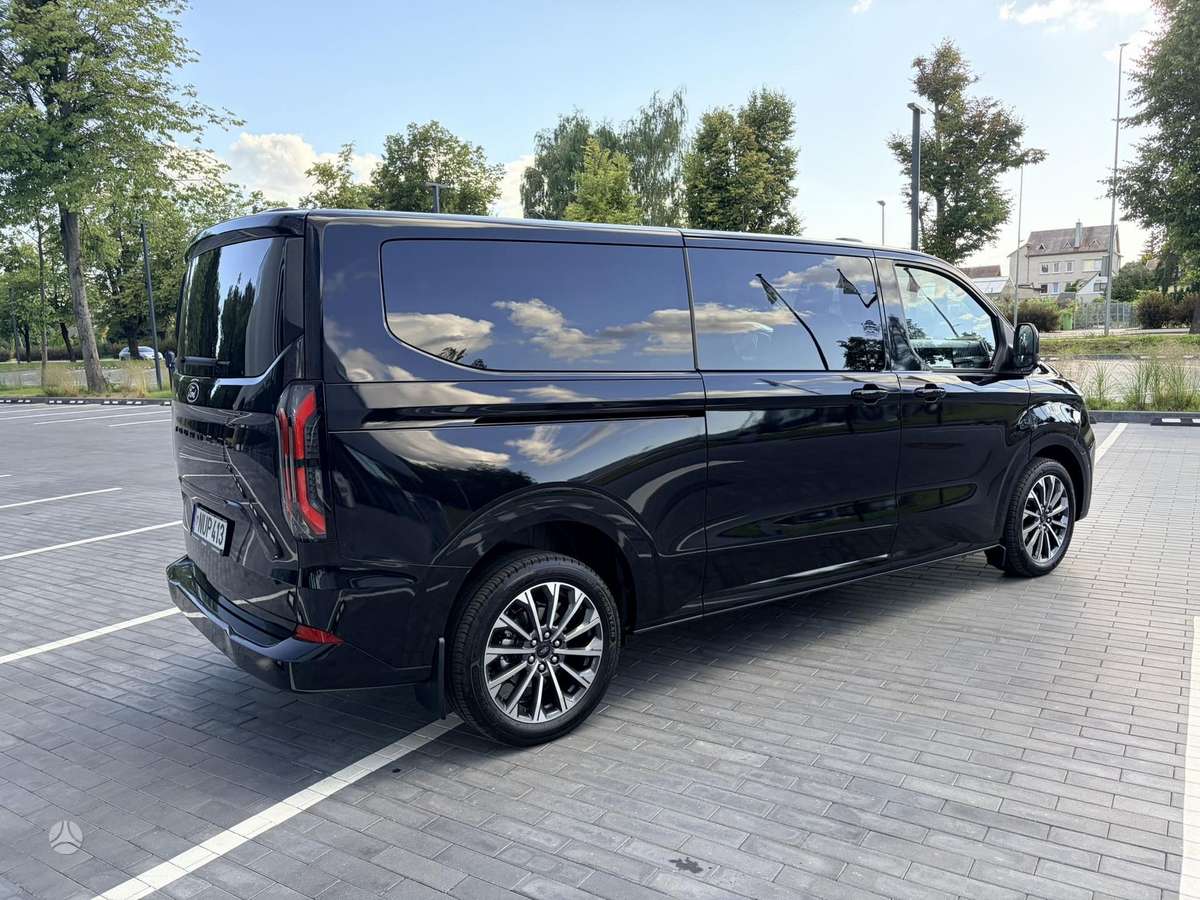 Ford Tourneo Custom, passenger minibus