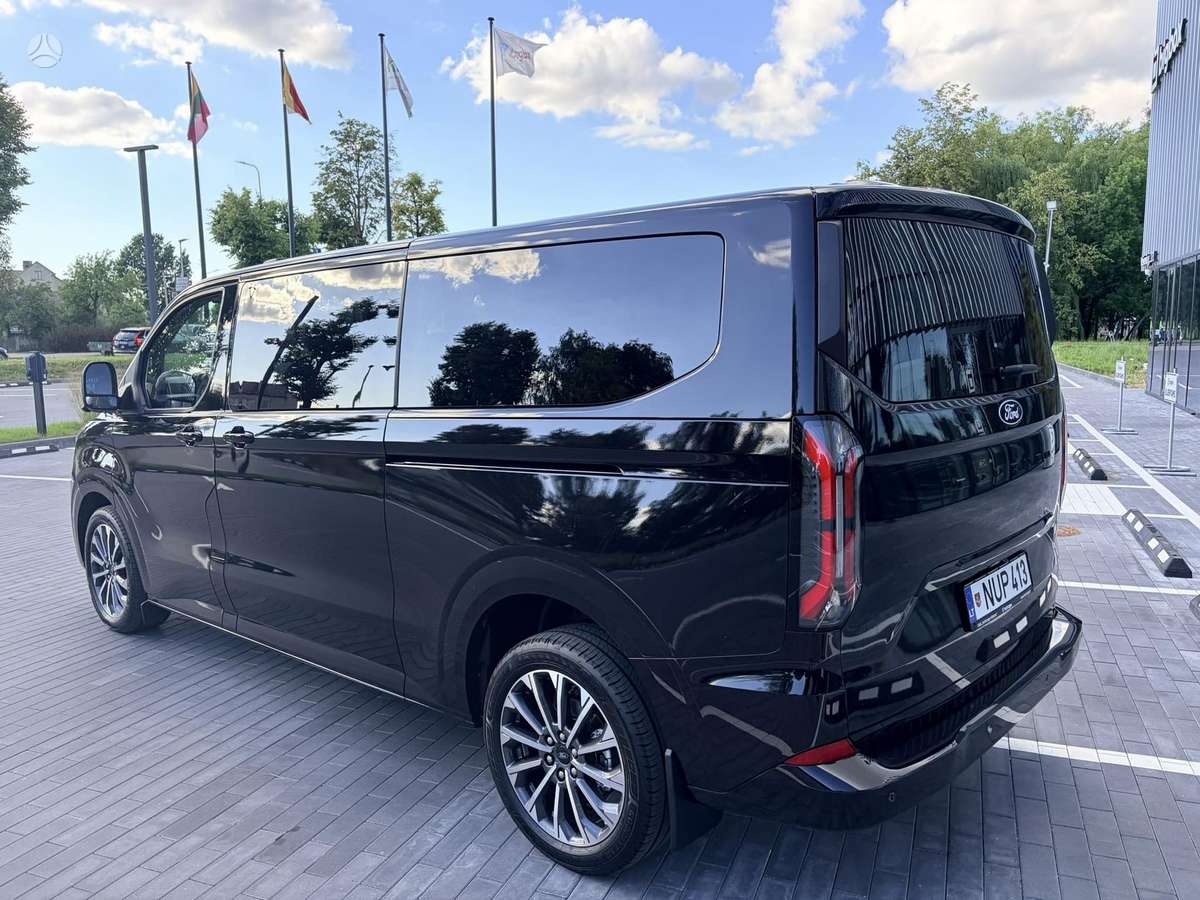 Ford Tourneo Custom, passenger minibus