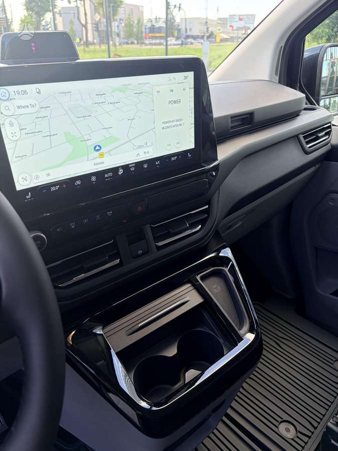 Ford Tourneo Custom, passenger minibus