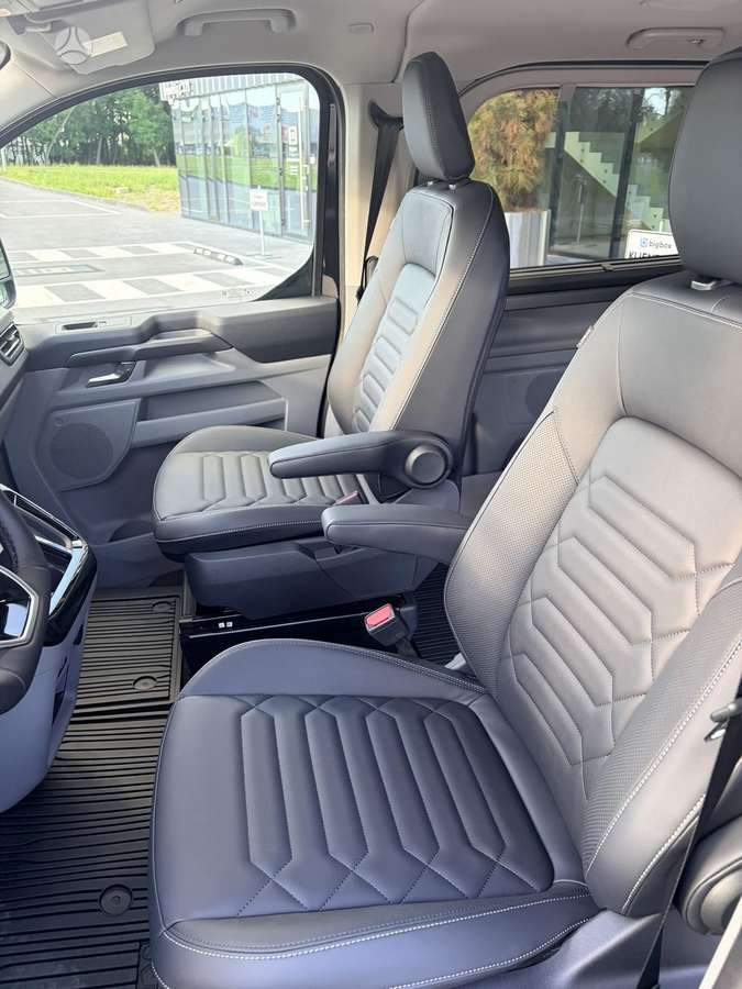 Ford Tourneo Custom, passenger minibus