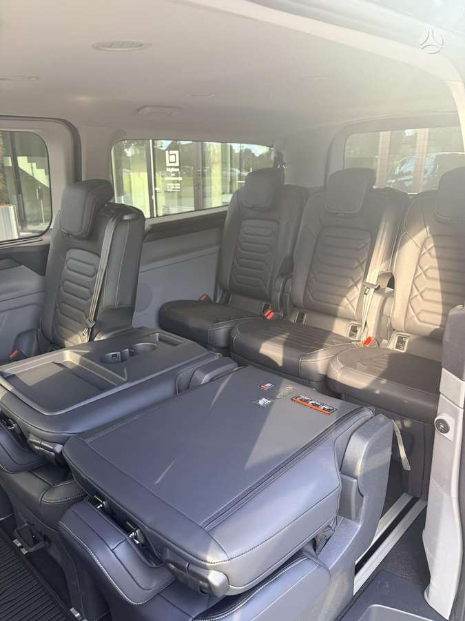 Ford Tourneo Custom, passenger minibus
