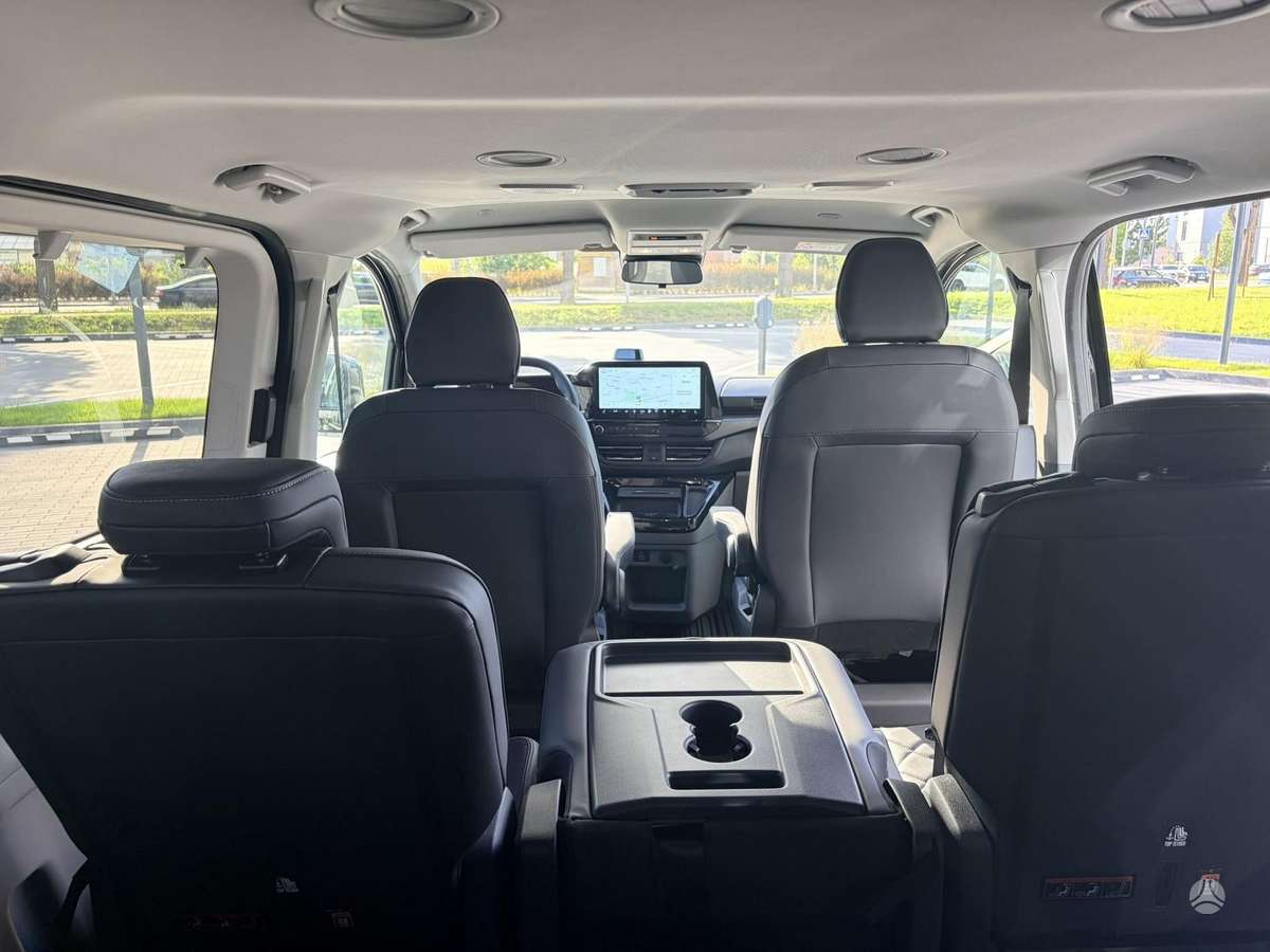 Ford Tourneo Custom, passenger minibus