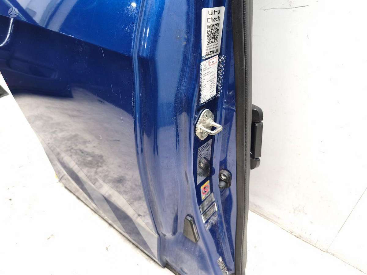 Isuzu D-Max doors