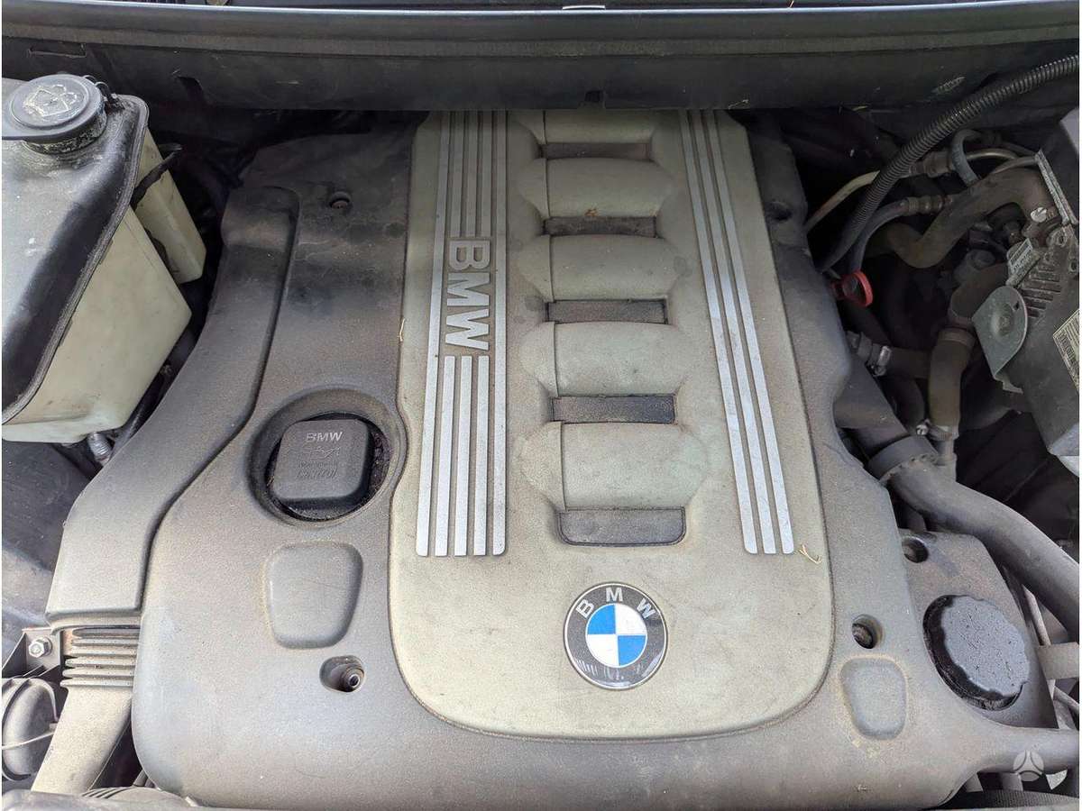 BMW X5 engine