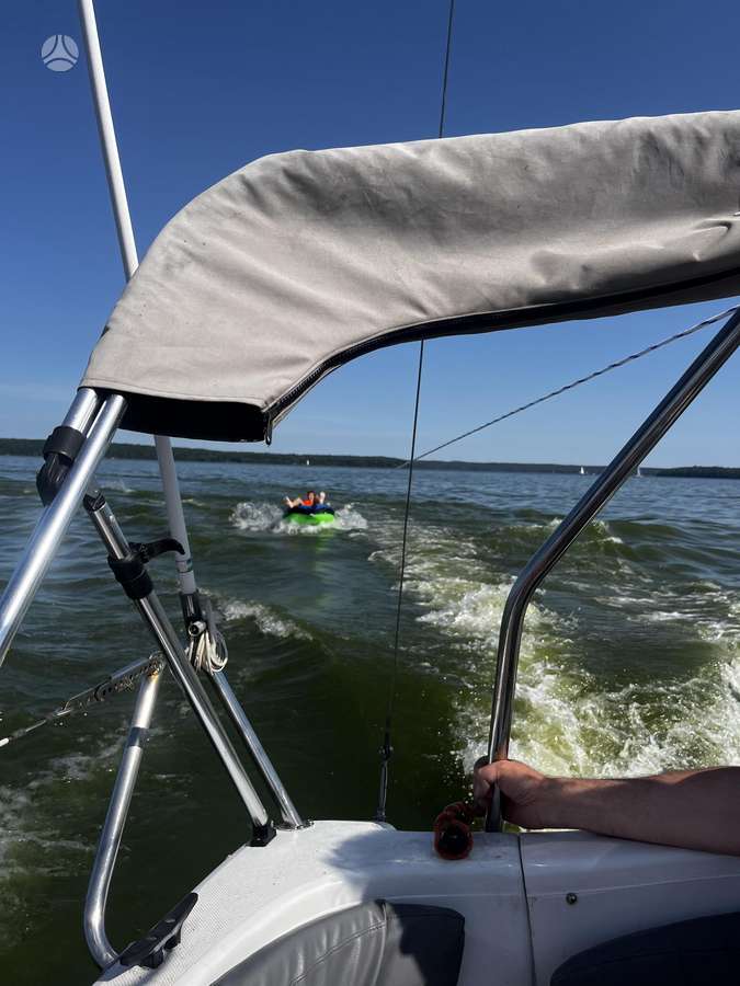 Macgregor X26, dinghies